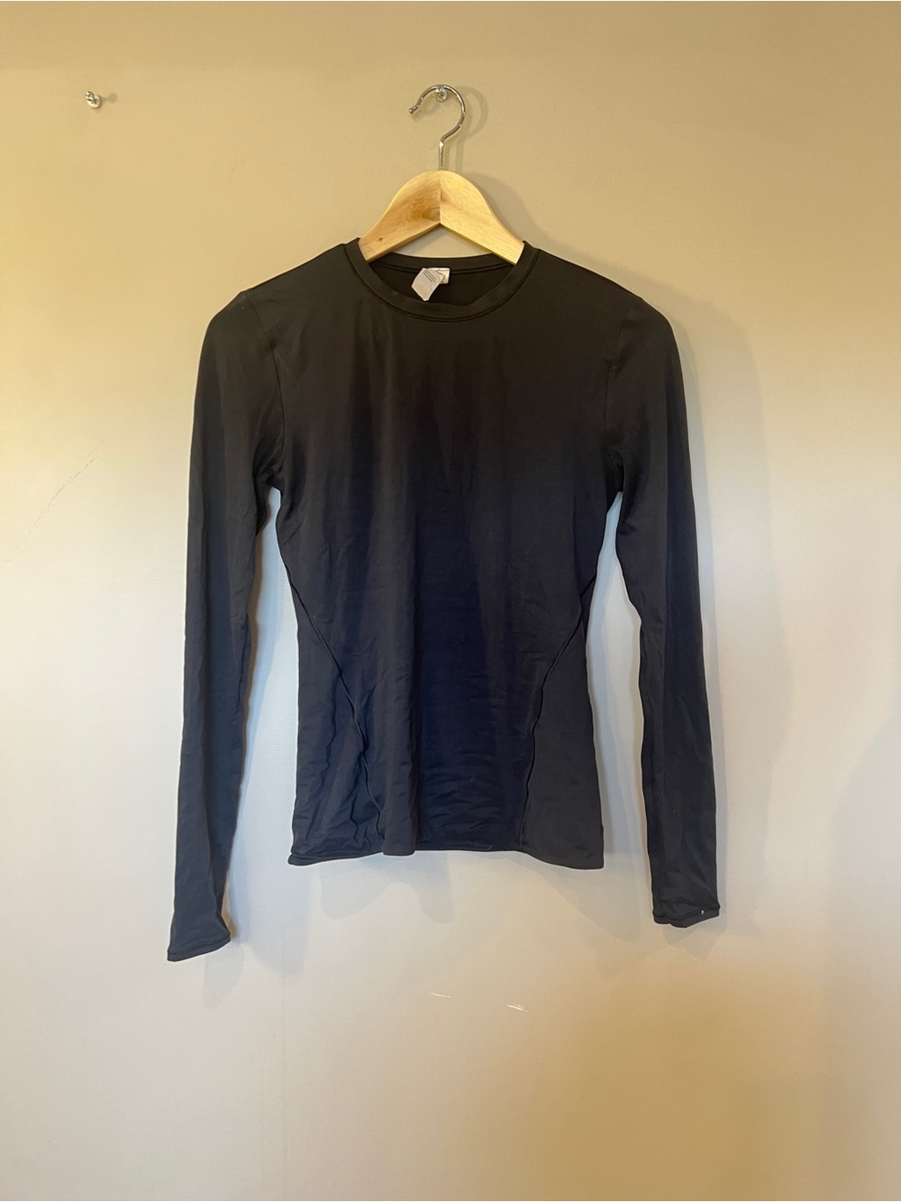 Lululemon Black Long Sleeve Athletic Top Size Small S/P - Picture 2 of 7